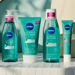 Online NIVEA Derma Skin Clear Scrub Onzuivere Huid 150 ML